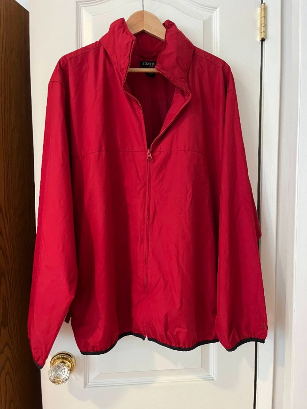 IZOD MENS LARGE windbreaker with zipper, hidden hood (L)